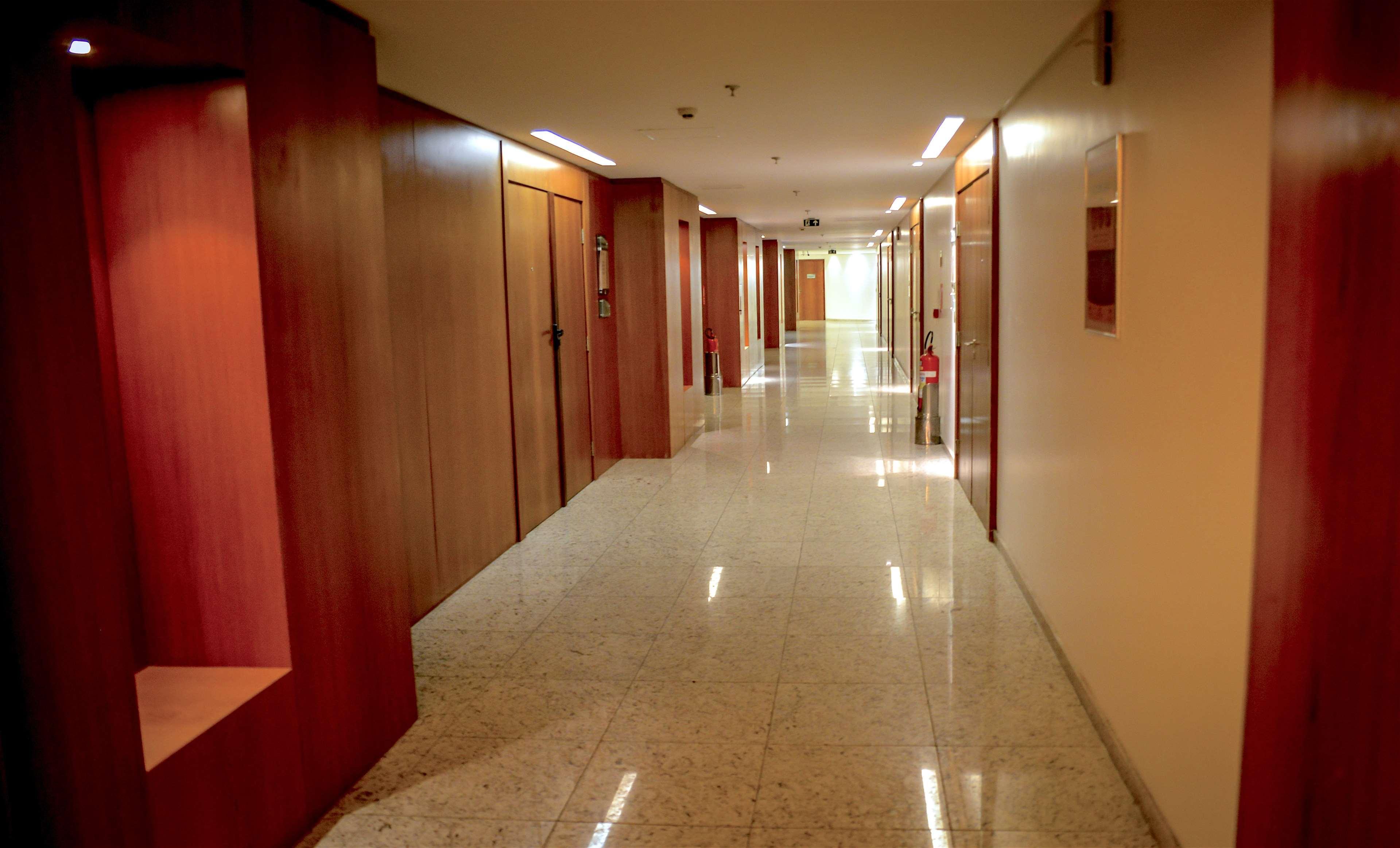 Best Western Premier Maceio 외부 사진 A corridor