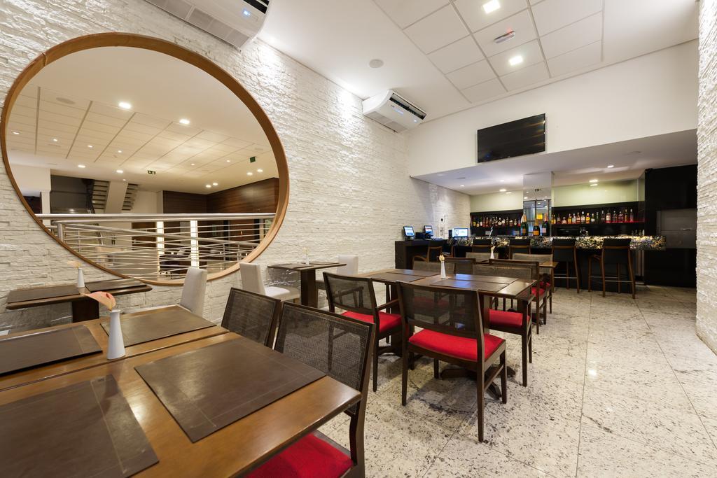 Best Western Premier Maceio 외부 사진 The interior of a restaurant in Japan